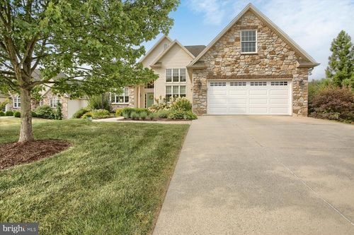 37 Old Coach Ln, CARLISLE, PA, 17013-8792 | Card Image