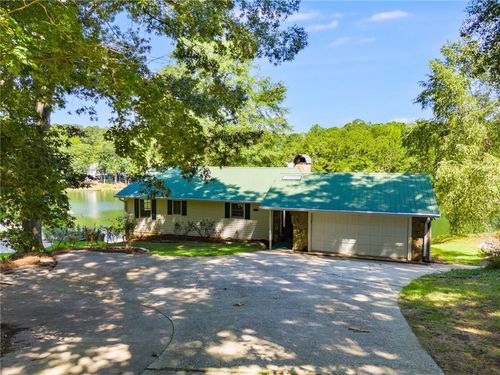 7132 Greenleaves Ct, Villa Rica, GA, 30180-7601 | Card Image