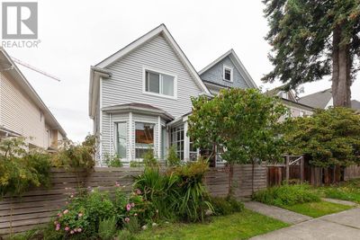 1113 Pender St E, House other with 3 bedrooms, 2 bathrooms and 2 parking in Vancouver BC | Image 1