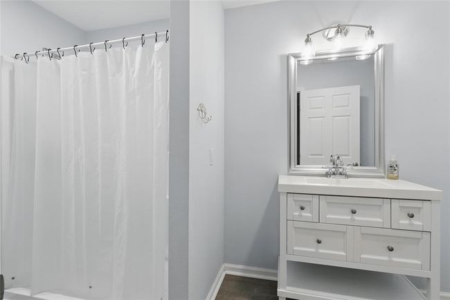 Converted ApartmentBathtom | Image 30