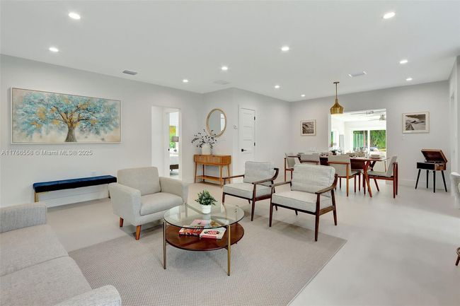 646 Ne 114 Th St, House other with 3 bedrooms, 2 bathrooms and null parking in Biscayne Park FL | Image 16