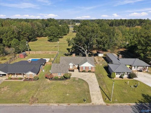 607 Summerlane Dr Sw, Hartselle, AL, 35640-3819 | Card Image