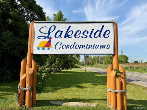15-29589 Jefferson Avenue, Gibraltar, MI, 48173 | Card Image