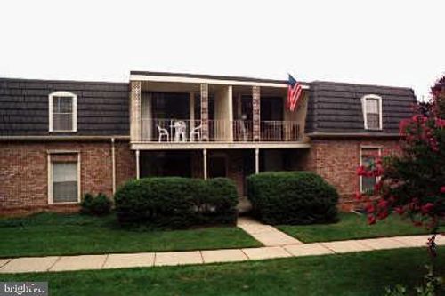 621-3111 Patrick Henry Dr, FALLS CHURCH, VA, 22044-2334 | Card Image