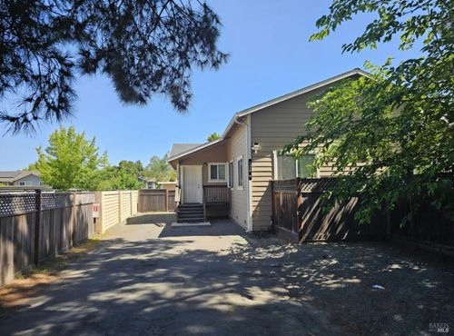 unit-b-2010 Imola Ave, Napa, CA, 94559-4373 | Card Image