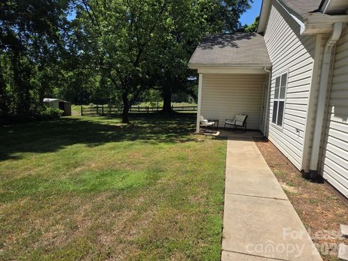 111 Clodfelter Rd, Mooresville, NC, 28115-7810 | Card Image