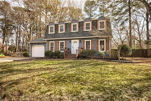 312 Sharon Dr, Seaford, VA, 23696-2445 | Card Image