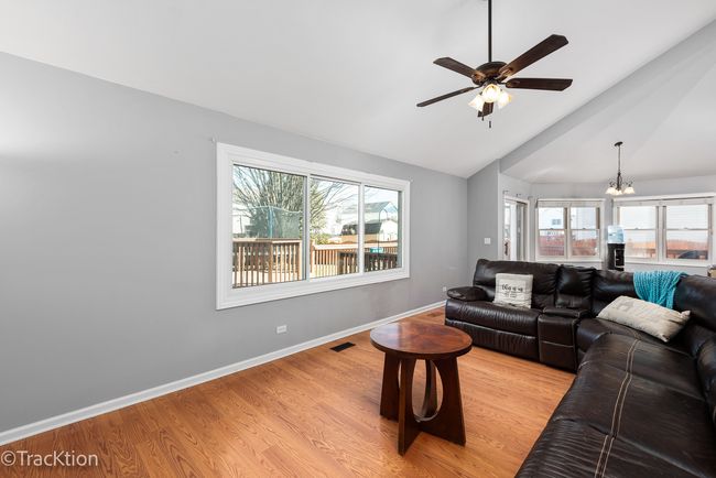 2008 Primrose Dr, Home with 3 bedrooms, 3 bathrooms and null parking in Plainfield IL | Image 9