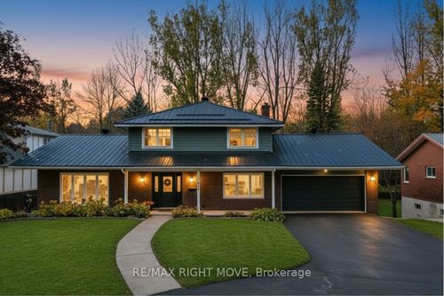 407 Bay St, Orillia, ON, L3V3X5 | Card Image