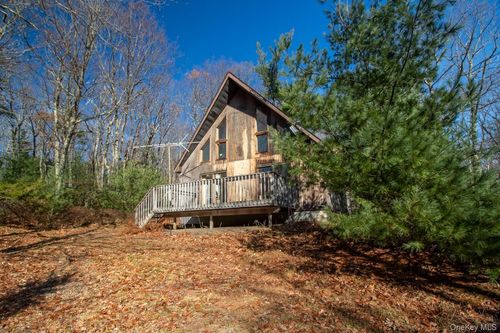 140 Stiller Berg Strada, Kerhonkson, NY, 12446-1712 | Card Image
