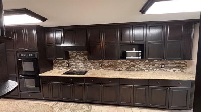 5720 Townhouse Ln, Townhouse with 3 bedrooms, 3 bathrooms and 2 parking in Beaumont TX | Image 16