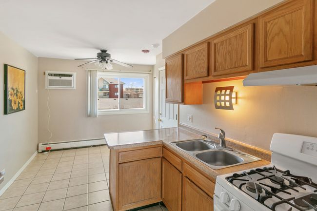 APT-2S - 18124 66 Th Ave, Condo with 2 bedrooms, 1 bathrooms and 1 parking in Tinley Park IL | Image 4
