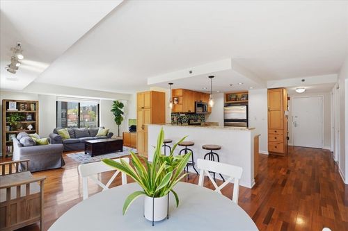 3h-700 1st St, Hoboken, NJ, 07030-8806 | Card Image