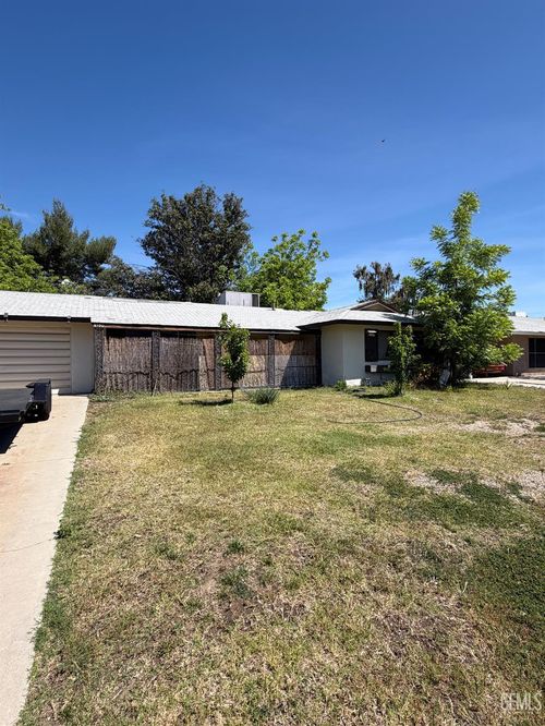 6001 Bel Aire Way, Bakersfield, CA, 93309 | Card Image