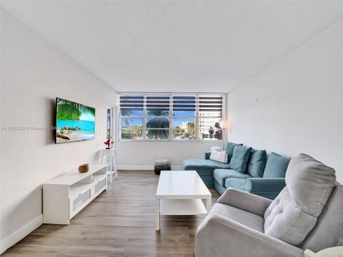 apt-203e-1351 Ne Miami Gardens Dr, Miami, FL, 33179-4770 | Card Image