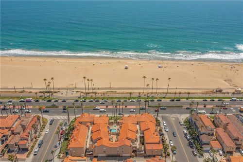 apt-313-2000 Pacific Coast Hwy, Huntington Beach, CA, 92648-3949 | Card Image