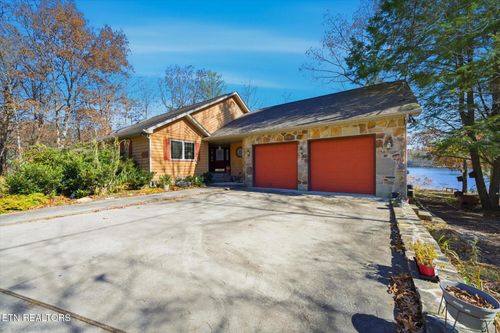 140 Tawny Oak Loop, Crossville, TN, 38558-6985 | Card Image