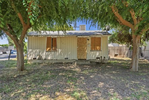 364 N Farmersville Blvd, Farmersville, CA, 93223-1524 | Card Image