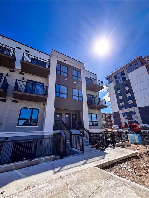 r30-25 Palace St, Kitchener, ON, N2E0J3 | Card Image