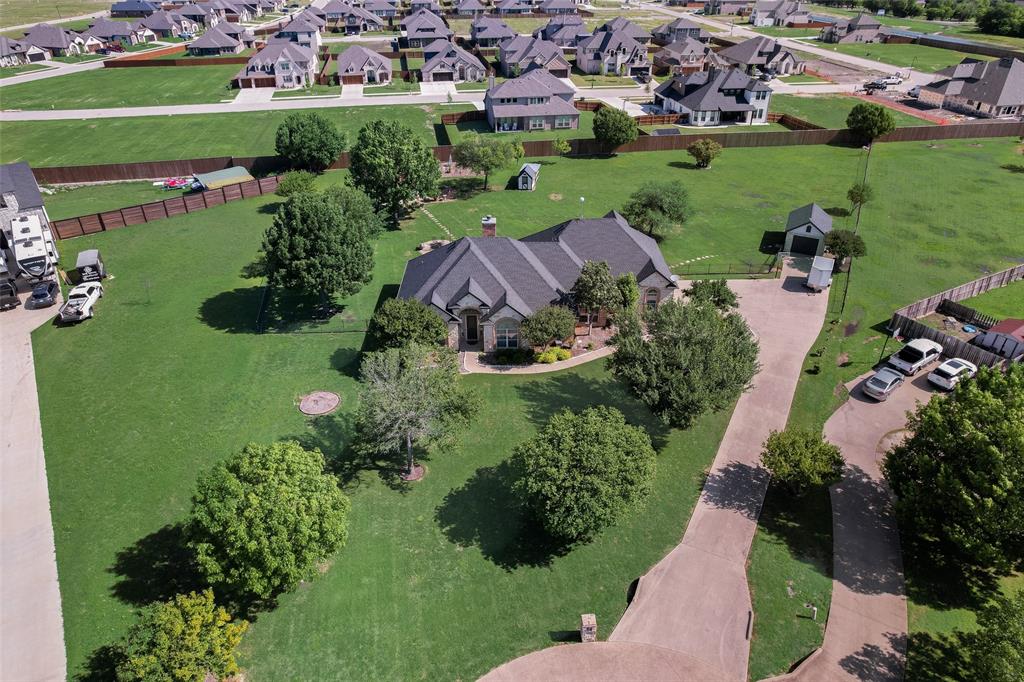 April Ln, Waxahachie, TX 75165