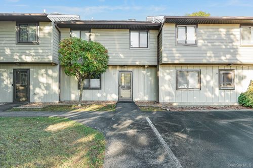 37 Hudson Heights Dr, Poughkeepsie, NY, 12601-2958 | Card Image