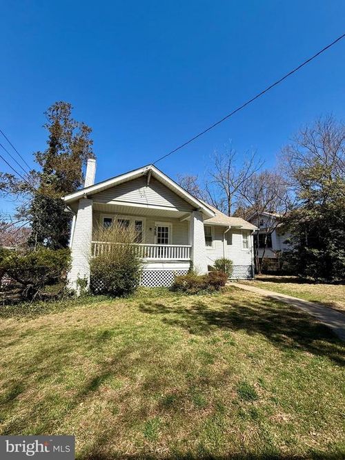 228 Manor Cir, TAKOMA PARK, MD, 20912-4556 | Card Image