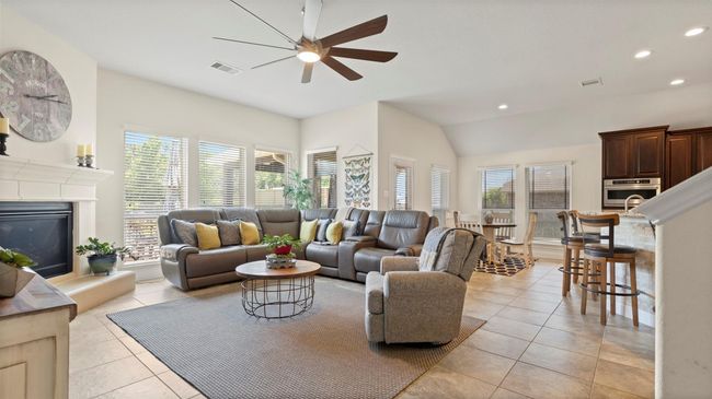 Living Room | Image 12