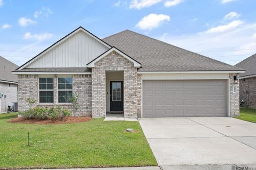 15820 Loussier Dr, Zachary, LA, 70791-8370 | Card Image