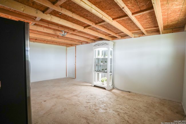 1087 E Fm 462, Home with 0 bedrooms, 0 bathrooms and null parking in Moore TX | Image 11