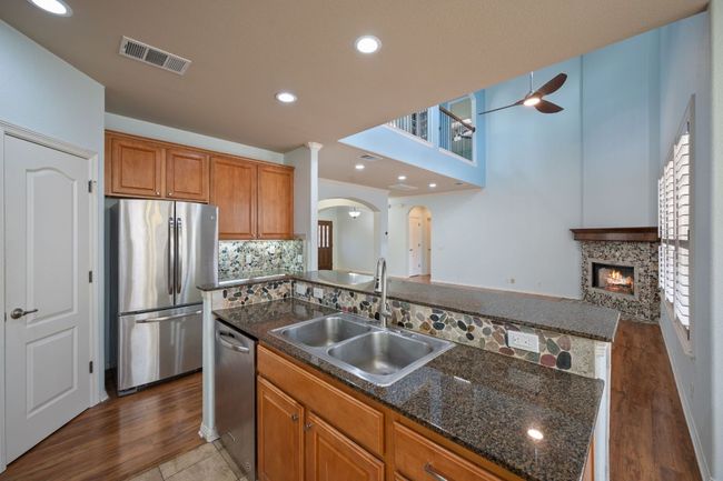 4229 Johns Light Dr, Condo with 3 bedrooms, 3 bathrooms and 4 parking in Austin TX | Image 10