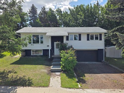 10629 104 Ave, Grande Cache, AB, T0E0Y0 | Card Image