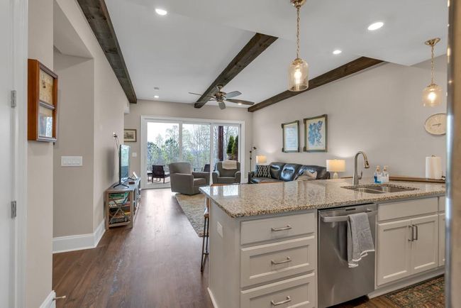 102 - 17 Cottage Ln, Condo with 2 bedrooms, 2 bathrooms and 2 parking in Toccoa GA | Image 4
