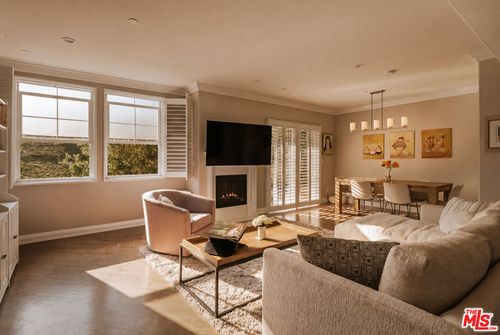 203-4237 Longridge Ave, Studio City, CA, 91604-1877 | Card Image