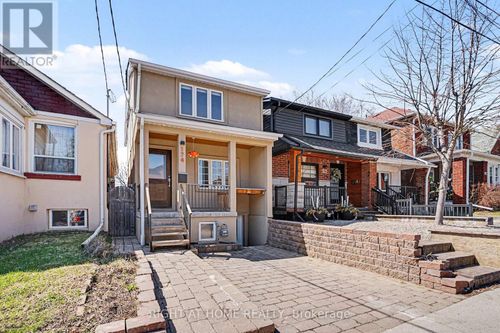 174 Rosethorn Ave, York, ON, M6N3L4 | Card Image