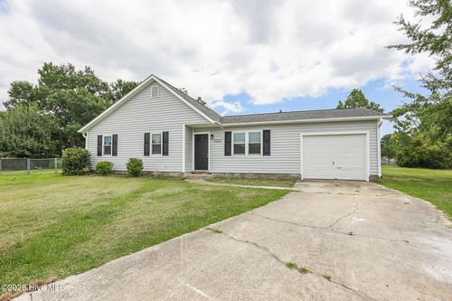1011 Ridgecrest Ln, Jacksonville, NC, 28546-9143 | Card Image