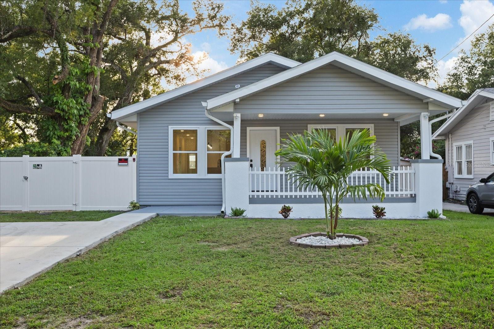 9th St, Tampa, FL 33604