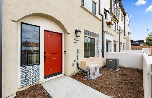 102 Sorrel Ct, Burbank, CA, 91506-2963 | Card Image