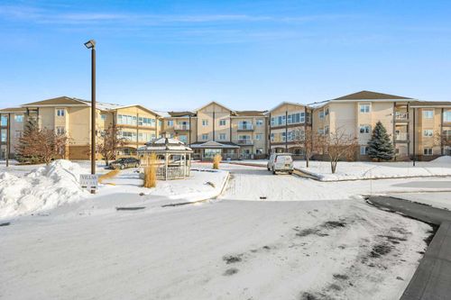 202-43 Westlake Cir, Strathmore, AB, T1P1T6 | Card Image