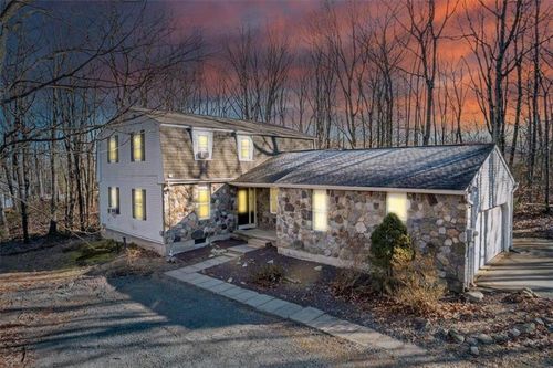 39 Seneca Road, Mount Pocono Boro, PA, 18344 | Card Image