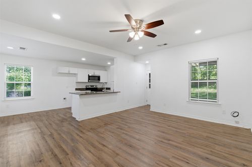 521 E Sears St, Denison, TX, 75021-2739 | Card Image