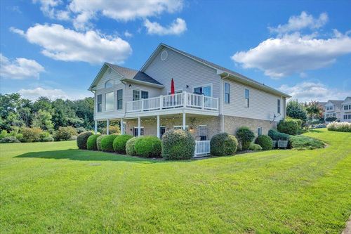 305 Lands End Cir, Union Hall, VA, 24176-4091 | Card Image