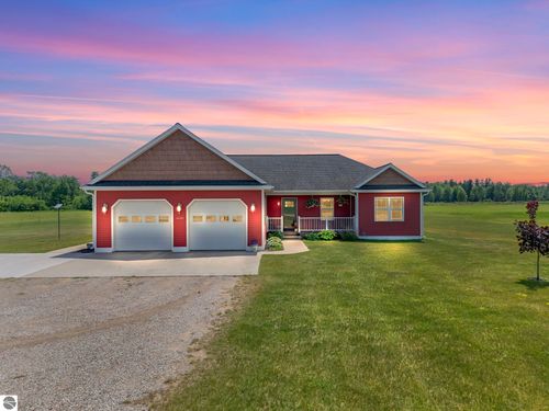 4690 E Houghton Lake Rd, Lake City, MI, 49651-9546 | Card Image