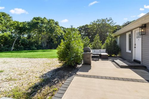 a-25 Peters Ln, Westhampton Beach, NY, 11978-1468 | Card Image