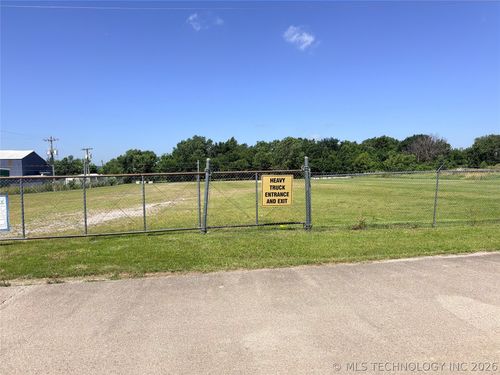 1800 S Haynie St, Skiatook, OK, 74070 | Card Image