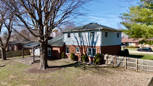 1045 Swinford St, Shelbyville, IN, 46176-3222 | Card Image