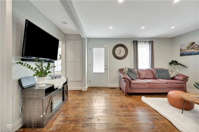 9 Lorimer St, House other with 2 bedrooms, 1 bathrooms and 6 parking in Saint George ON | Image 13