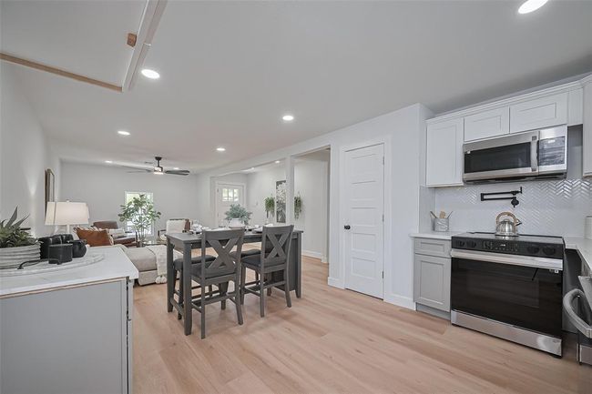 7406 Valeda Dr, House other with 3 bedrooms, 2 bathrooms and null parking in Deer Park TX | Image 6