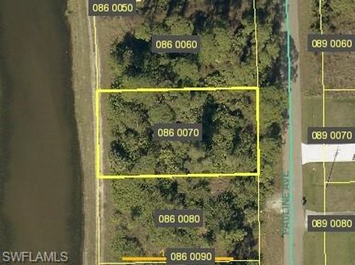 422 Pauline Ave, LEHIGH ACRES, FL, 33974 | Card Image