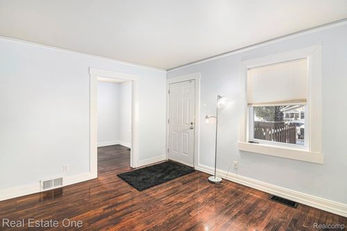 3164 Bessie St, Auburn Hills, MI, 48326-3602 | Card Image