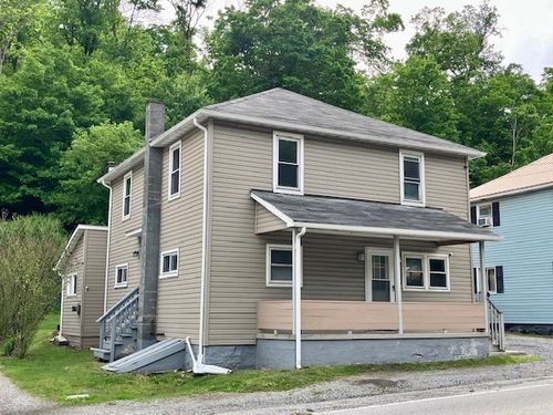 862 S Main St, Hollsopple, PA, 15935-7014 | Card Image
